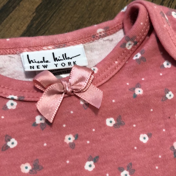 Onesie - Picture 2 of 4